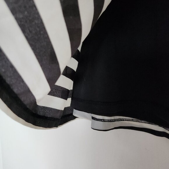 Sweet Rain Striped Black and White Skirt - Size L - Picture 5 of 8